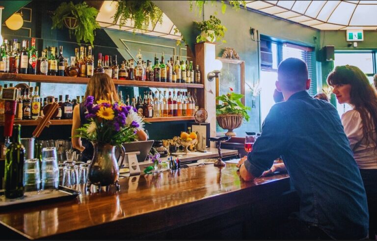 Romantic Bar